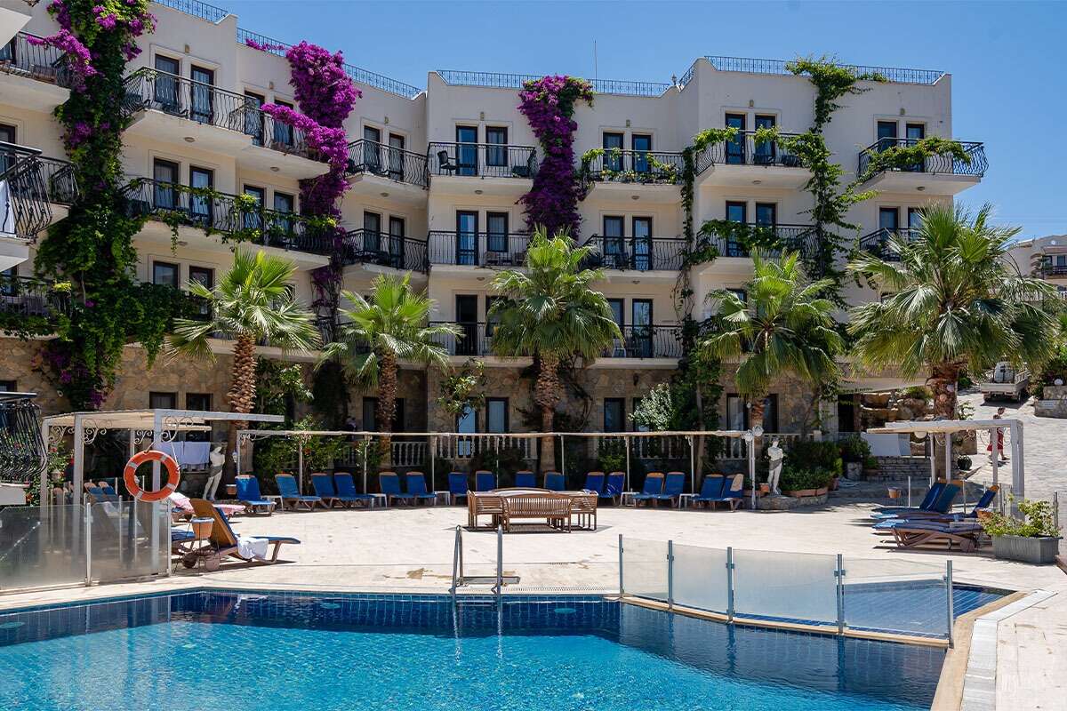 Bodrum’da Havuzda Zehirlenme Paniği Tatilciler Taburcu Edildi, Otel Yönetimi Olayın Nedenini Açıkladı 1